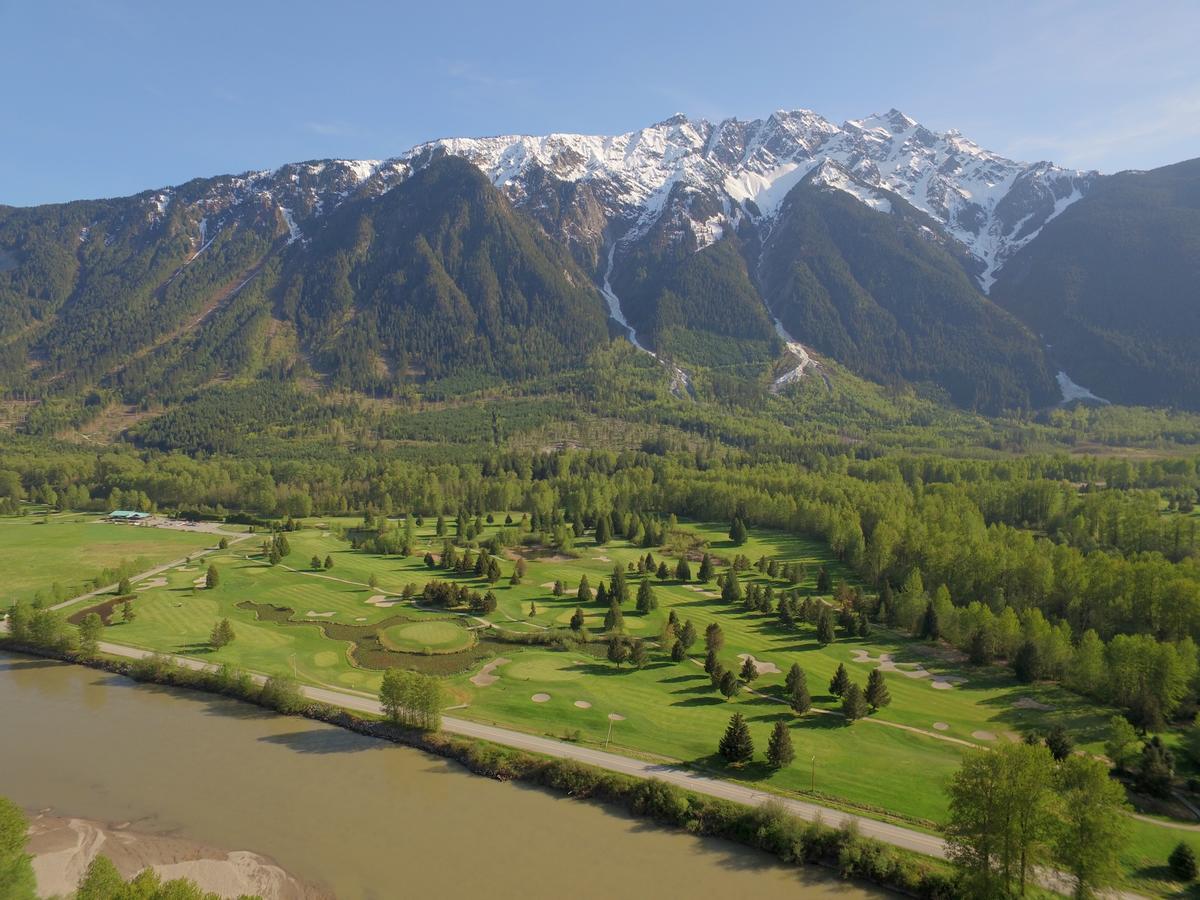 Pemberton Valley 1 Bedroom Suite King Size Bed Wifi Cable Tv Air Conditioning Free Parking Walk To Village Amazing Views Garden Seating Area Esterno foto